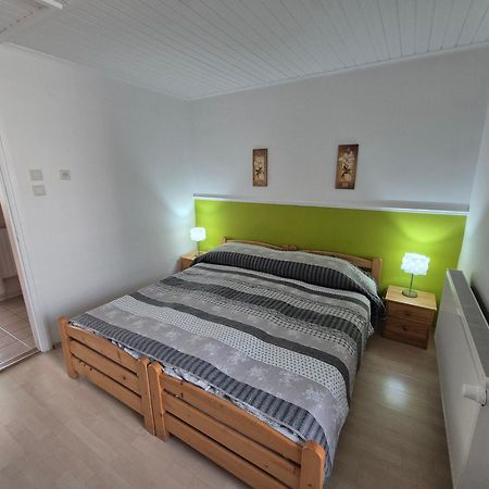 Roxanna Apartman Gyula Exterior photo