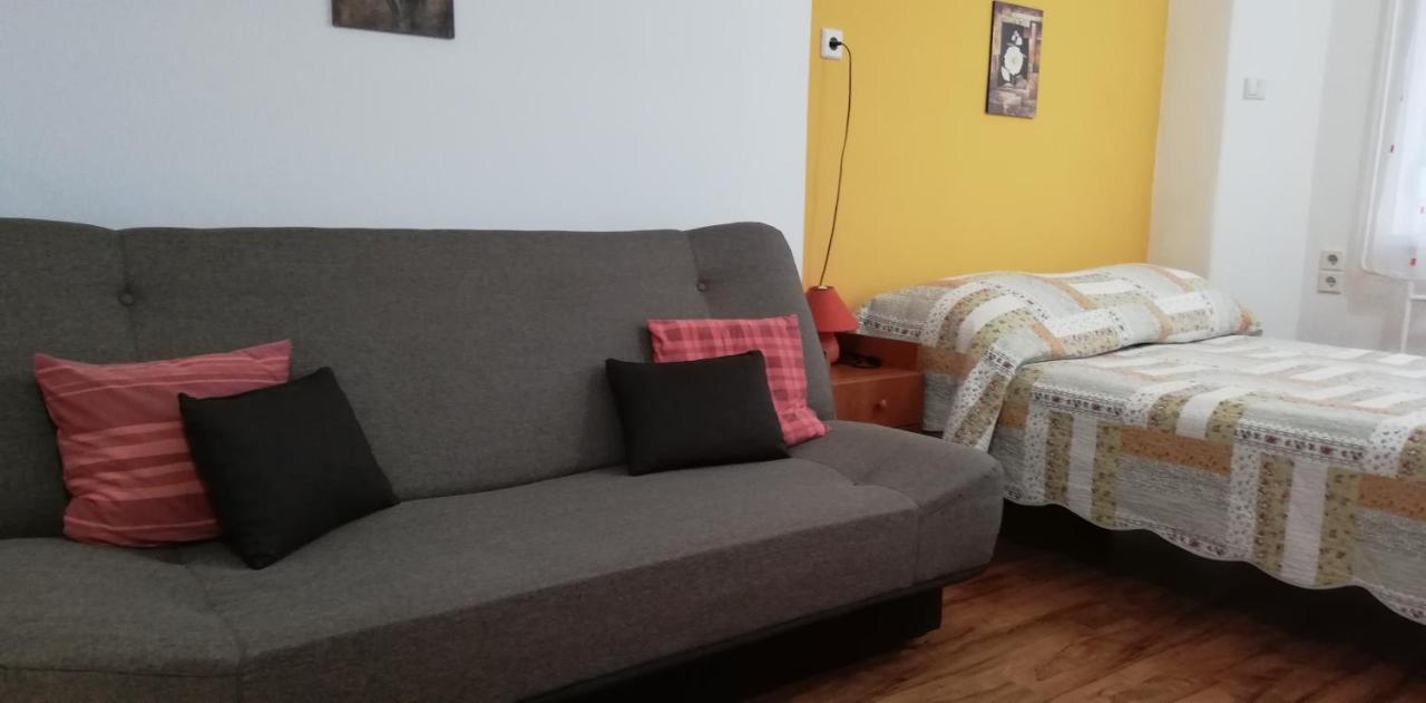 Roxanna Apartman Gyula Exterior photo