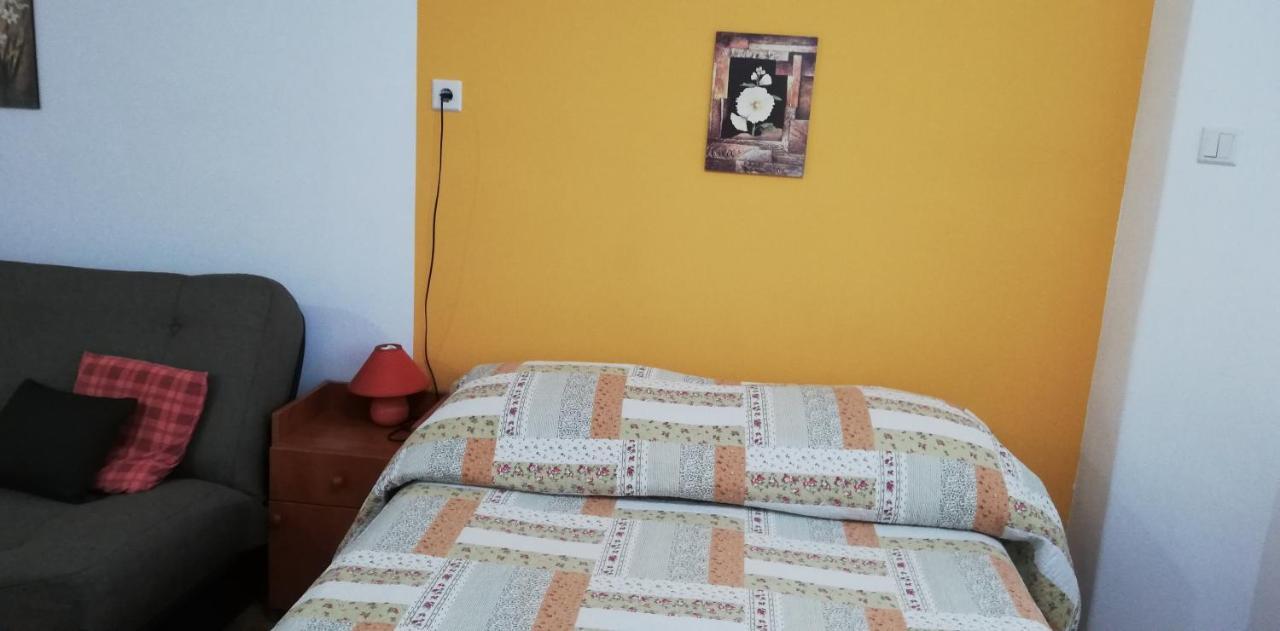 Roxanna Apartman Gyula Exterior photo