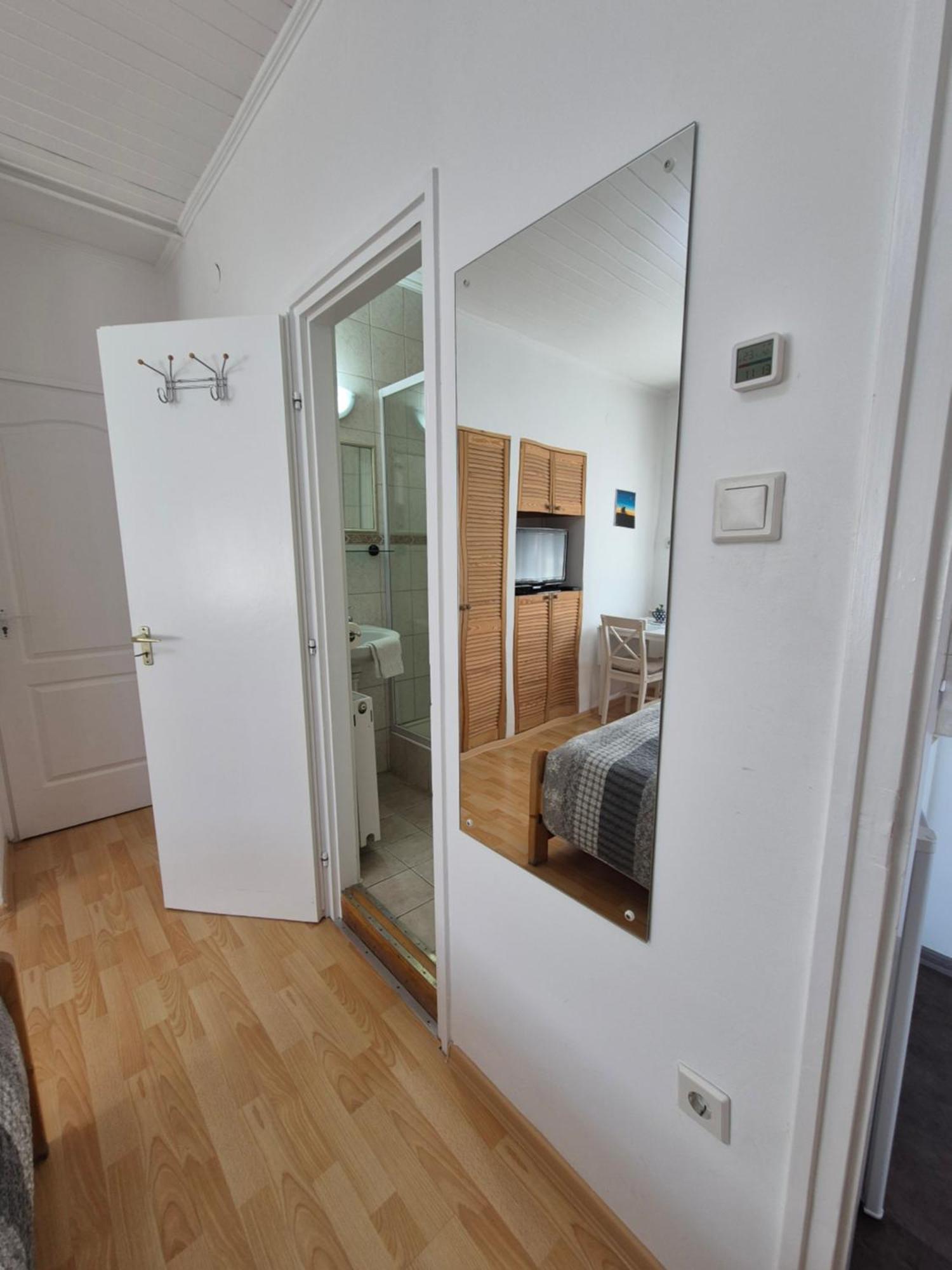 Roxanna Apartman Gyula Exterior photo