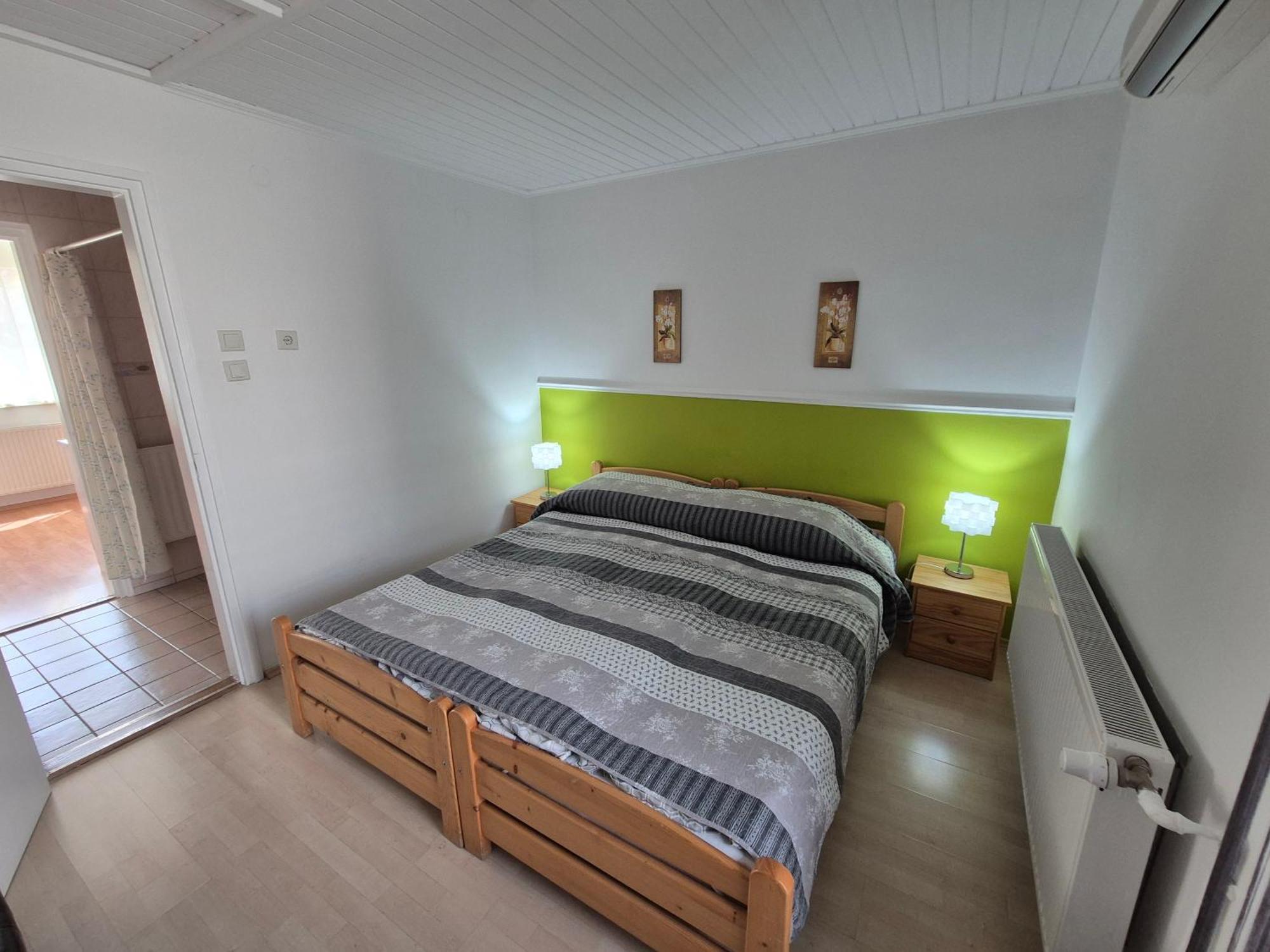 Roxanna Apartman Gyula Exterior photo
