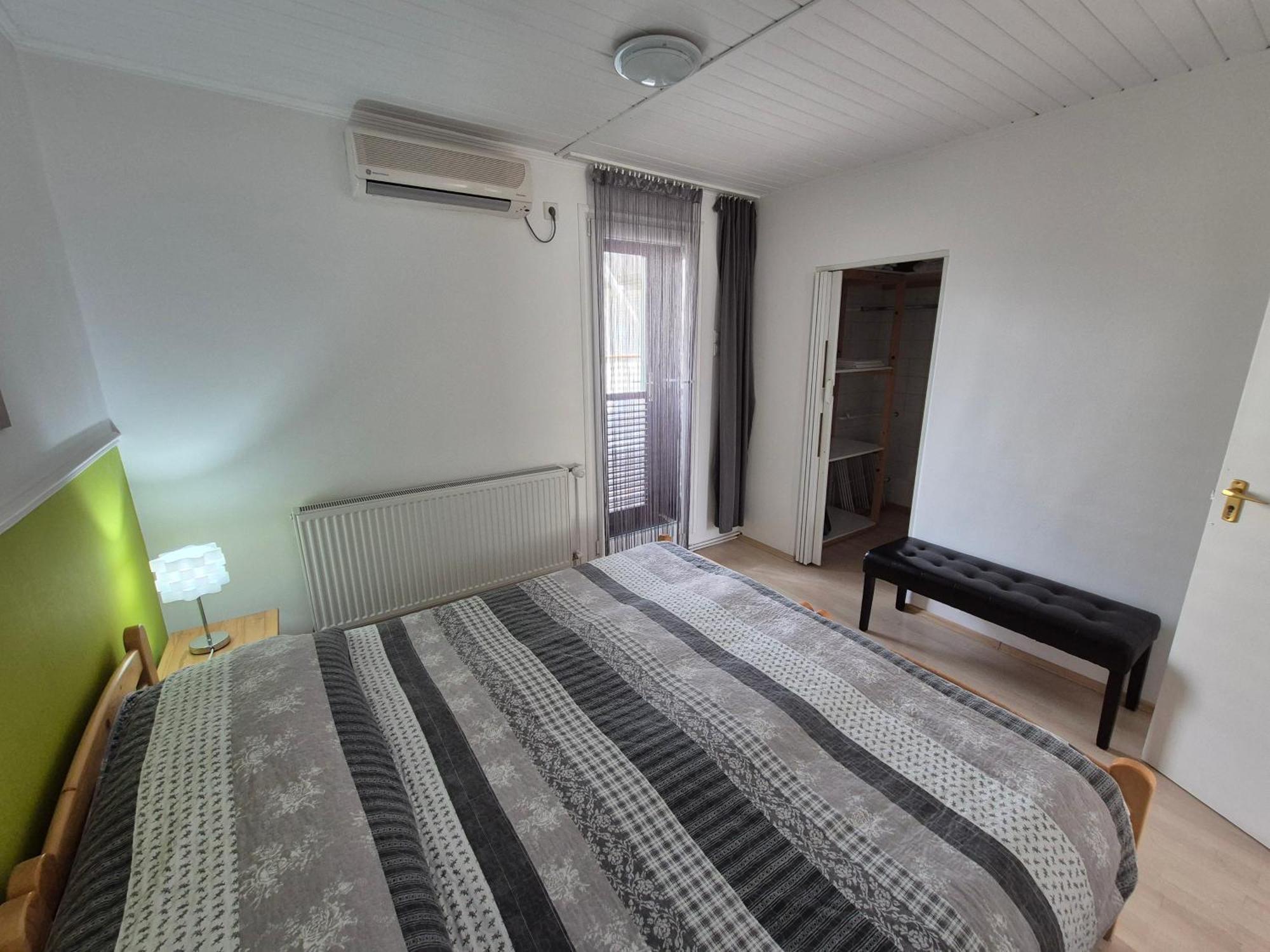 Roxanna Apartman Gyula Exterior photo