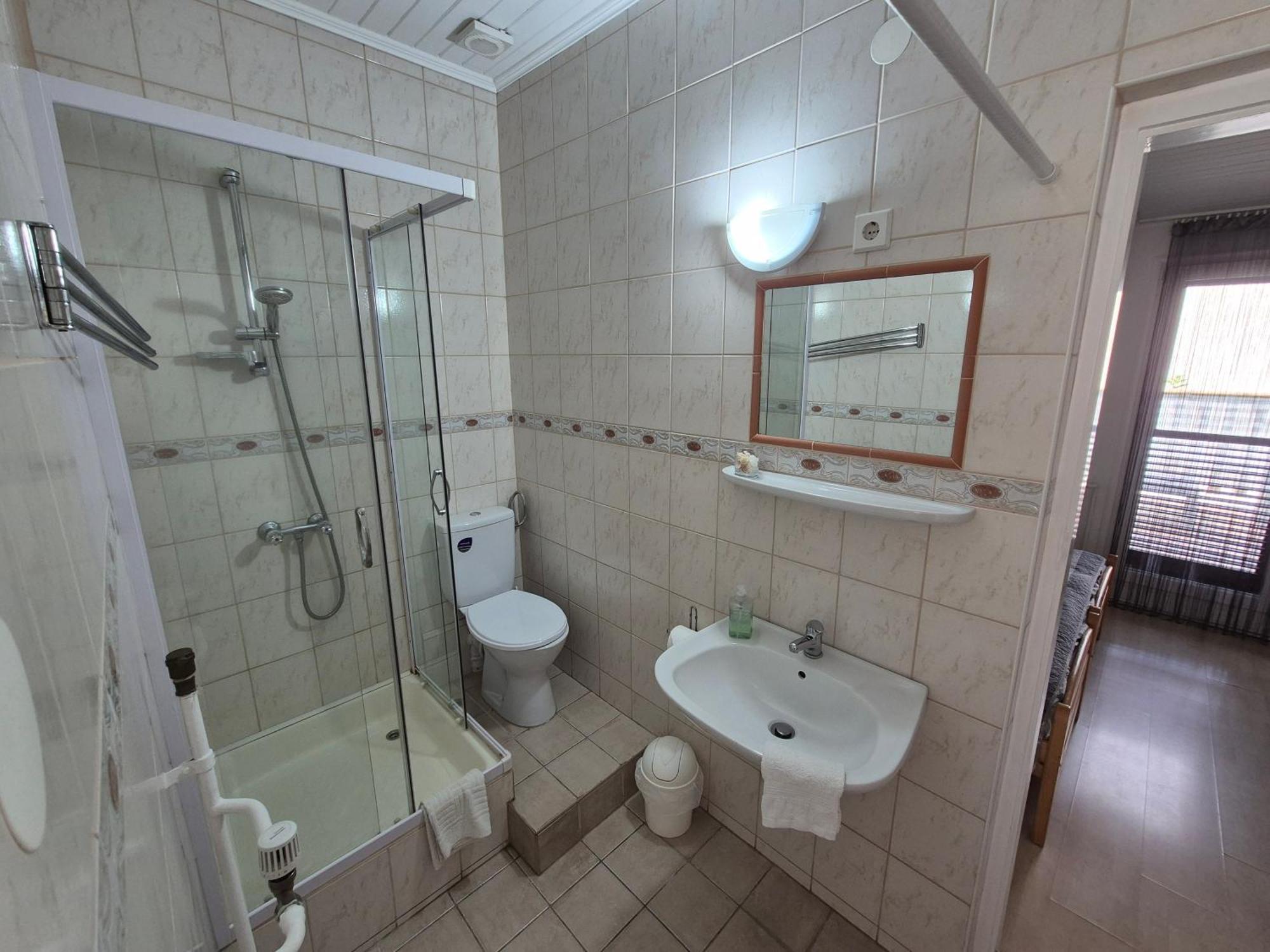 Roxanna Apartman Gyula Exterior photo