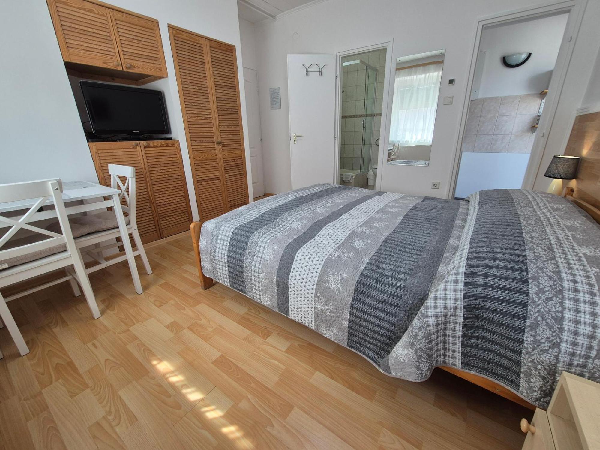 Roxanna Apartman Gyula Exterior photo