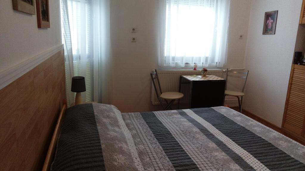 Roxanna Apartman Gyula Exterior photo