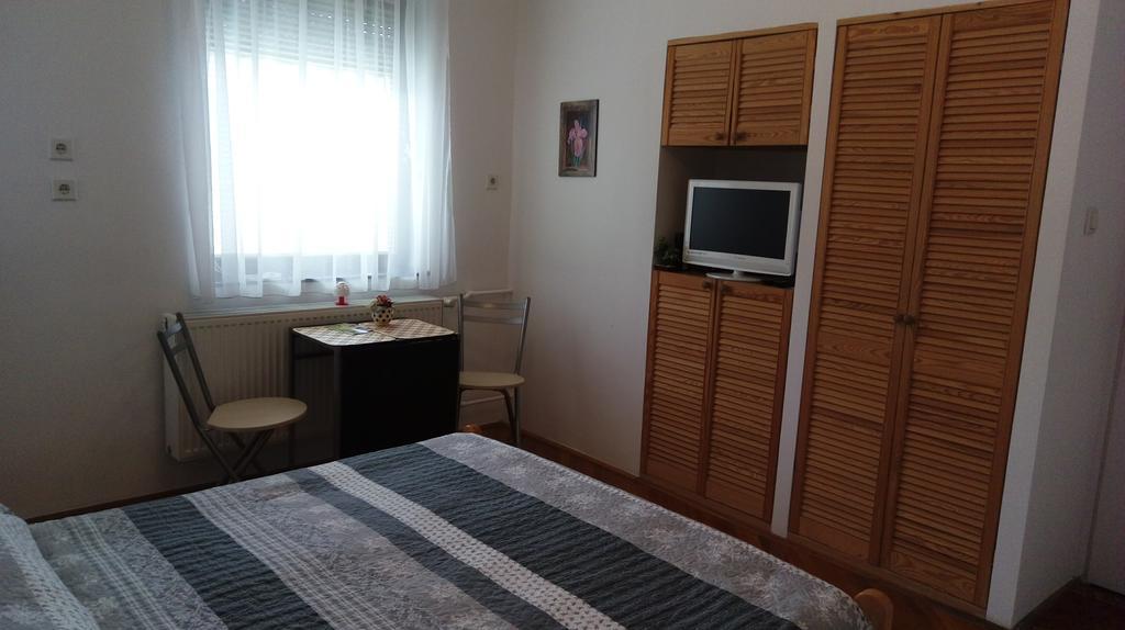 Roxanna Apartman Gyula Exterior photo