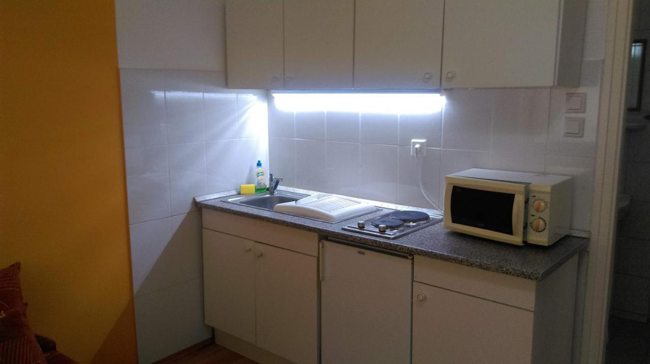 Roxanna Apartman Gyula Exterior photo