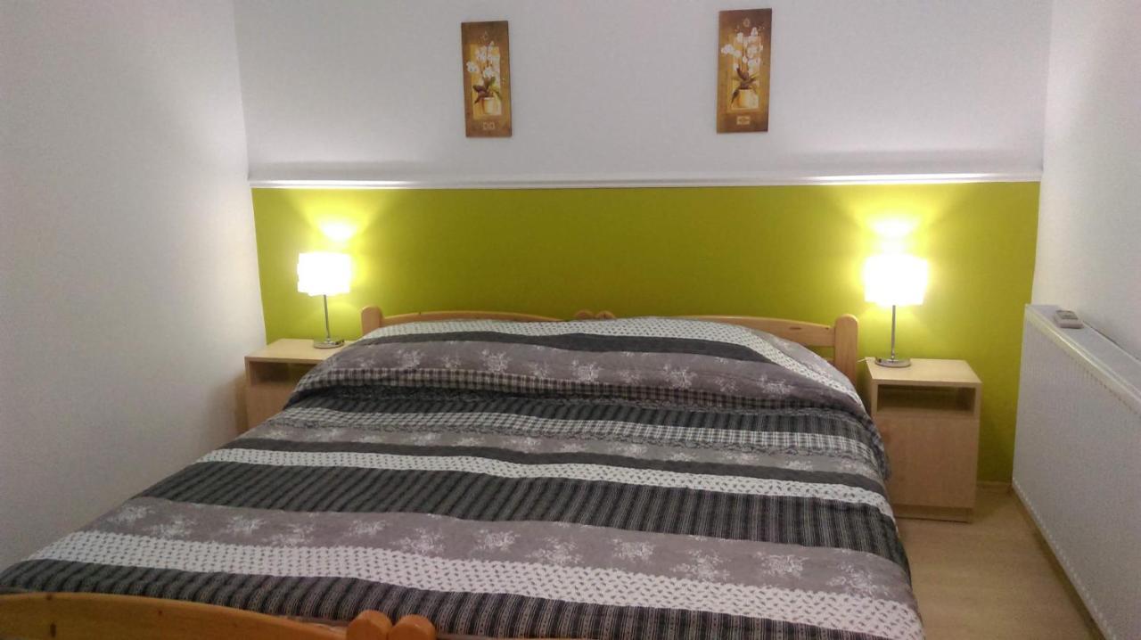 Roxanna Apartman Gyula Exterior photo