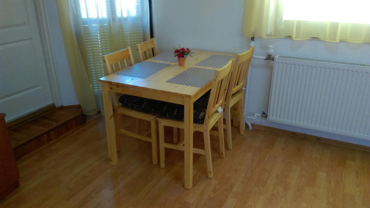 Roxanna Apartman Gyula Exterior photo