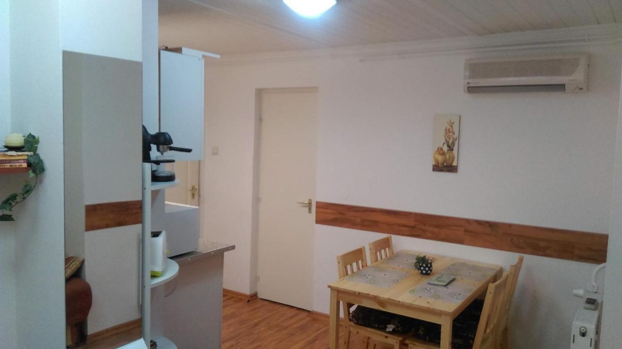 Roxanna Apartman Gyula Exterior photo